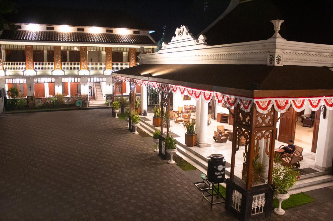 Daroessalam Syariah Heritage Hotel Pasuruan Exterior photo