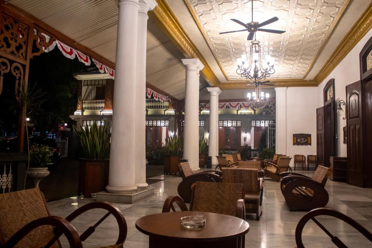 Daroessalam Syariah Heritage Hotel Pasuruan Exterior photo