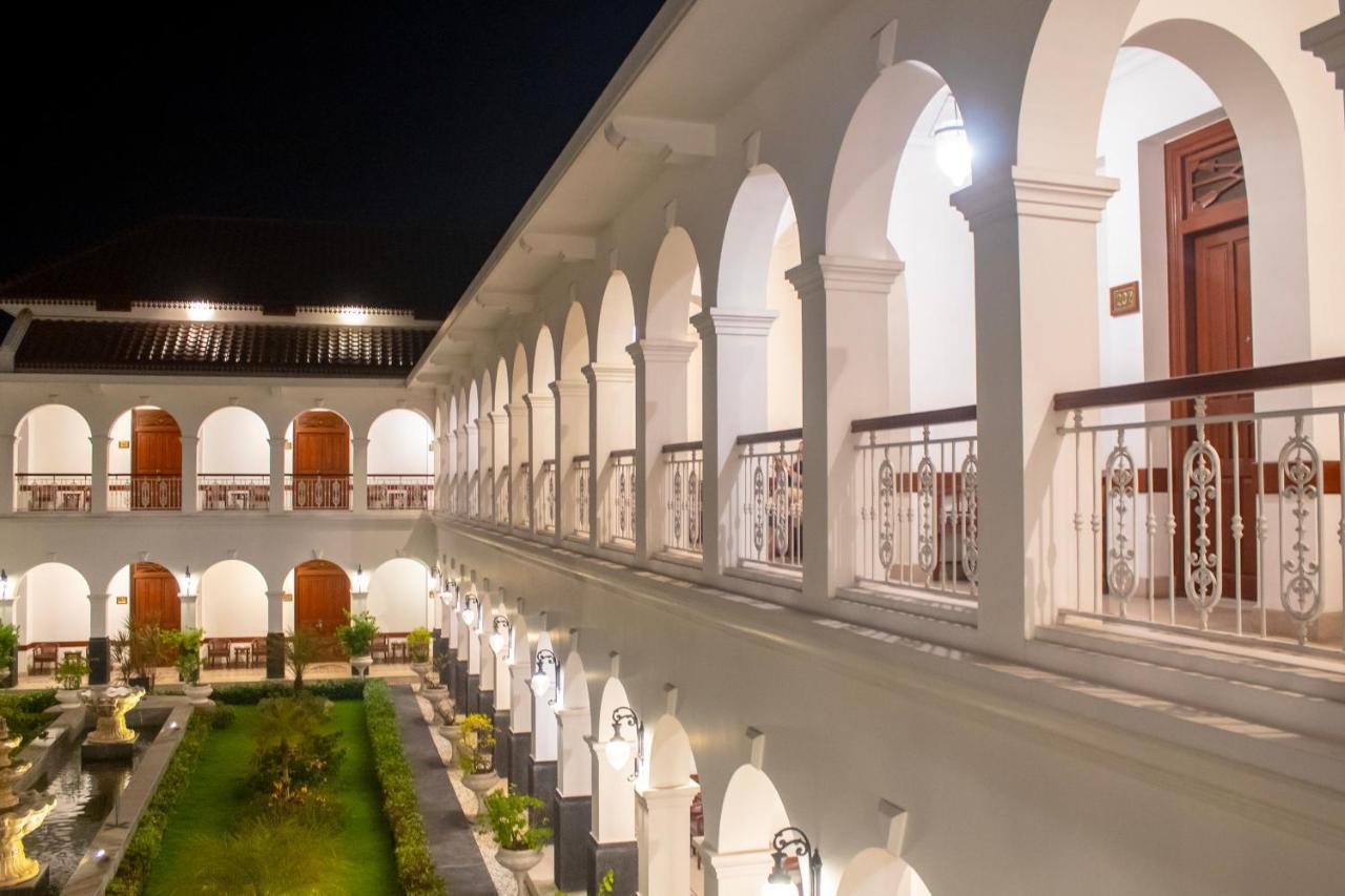 Daroessalam Syariah Heritage Hotel Pasuruan Exterior photo