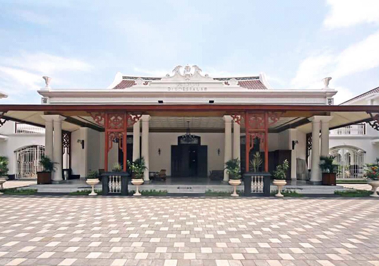 Daroessalam Syariah Heritage Hotel Pasuruan Exterior photo